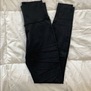 black lululemon leggings
